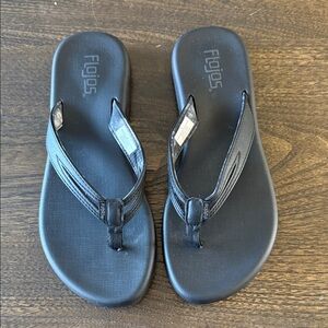 FLOJOS Black Thong Flip Flops